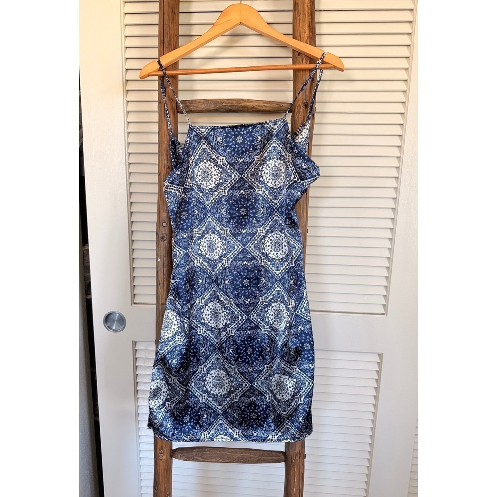 Birch‎ and Stone Blue White Paisley Print Mini Dress Sleeveless Open Back SIze M